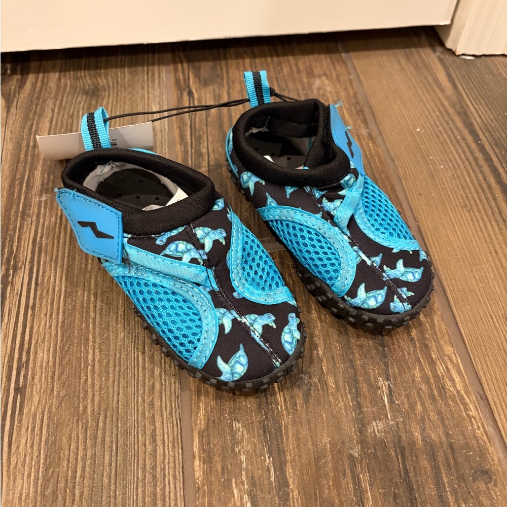 Toddler water shoes